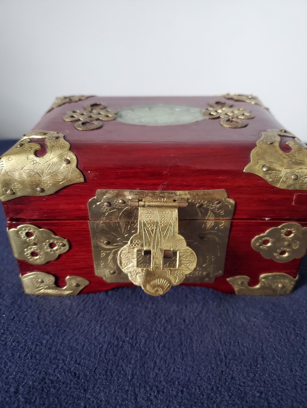 Vintage Red Decorative Jewelry Box with Brass Accents and Jade Inlay 14 cm